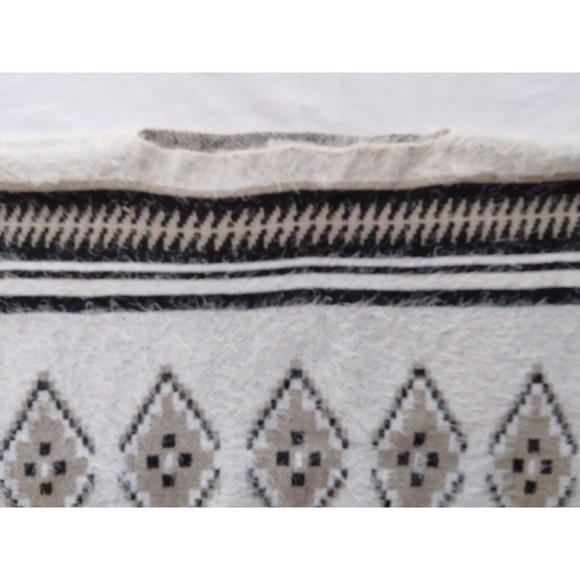 Neiman Marcus Poncho Sweater Fringe Boho Womens One Size - Picture 5 of 9